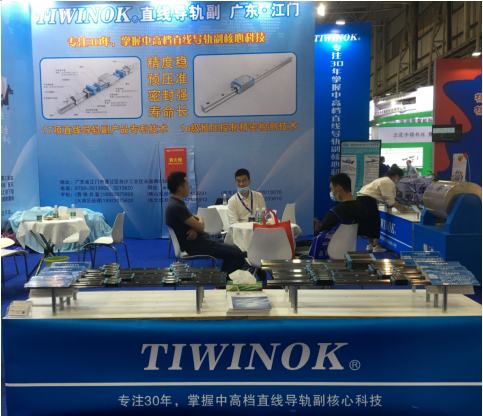 TIWINOK午夜成人小电影